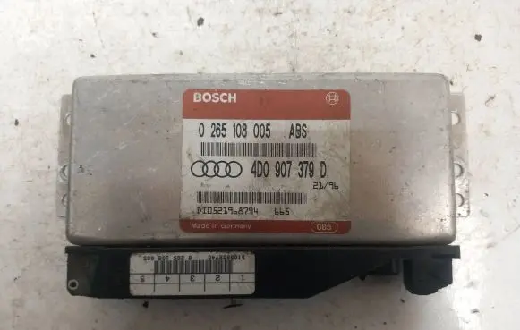Audi A4 S4 B5 8D Engine control unit/module 4D0907379D 0265108005 DT0521968794
