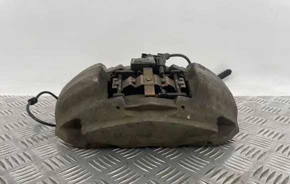 Mercedes-Benz C W205 Front brake caliper