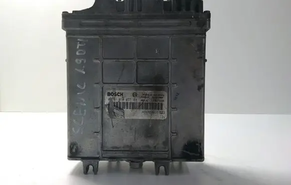 Renault Scenic II - Grand scenic II Engine control unit/module 0281010077 28SA3960