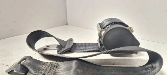 Peugeot 207 CC Middle seatbelt (rear) 040068