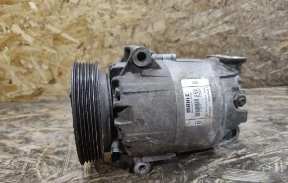 Maserati Quattroporte Air conditioning (A/C) compressor (pump) 10085180623B 01141021 6562152