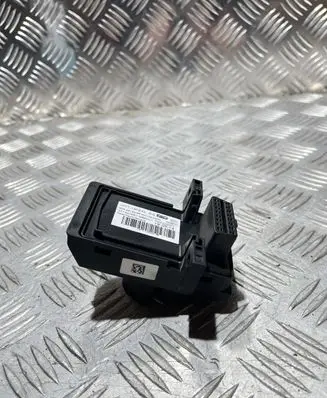 Ford Focus EUR ISO radio connector JX7T-14F642-CB