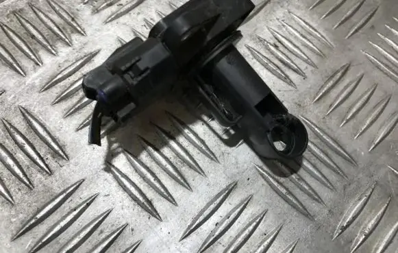 Toyota Corolla E120 E130 Mass air flow meter 2220422010 22204-22010