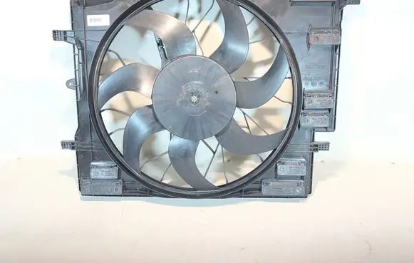 Volvo XC60 Electric radiator cooling fan 32411235