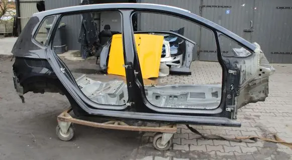 Volkswagen Golf Sportsvan Front piece kit 