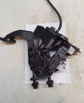 Mercedes-Benz Sprinter W907 W910 Clutch pedal A9072900000 C2412070802 20240312