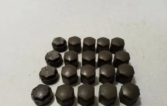 Opel Zafira C Wheel nut cap/cover 