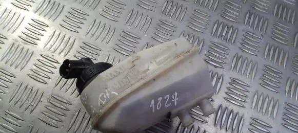 Brake fluid reservoir