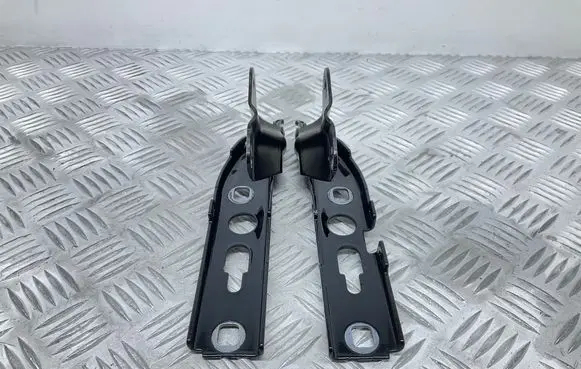 Audi Q3 8U Engine bonnet/hood hinges 8U0823301 8U0823302