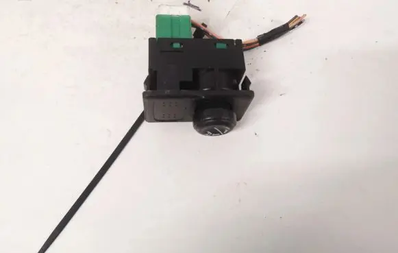 Nissan Primera Wing mirror switch
