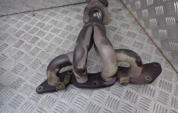 Ford Mondeo Mk III Exhaust manifold