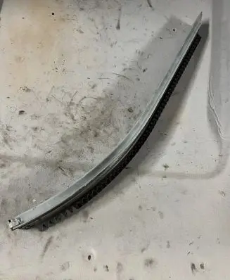 Chrysler Grand Voyager IV Sliding door bottom rail 