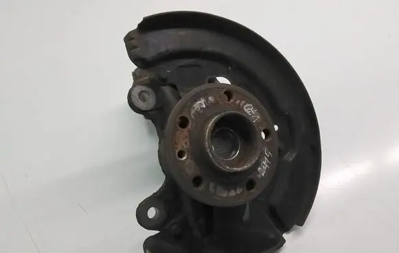 Volvo V70 Front wheel hub 31201285