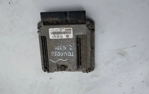 Volkswagen Touareg I Engine control unit/module 070906016BL