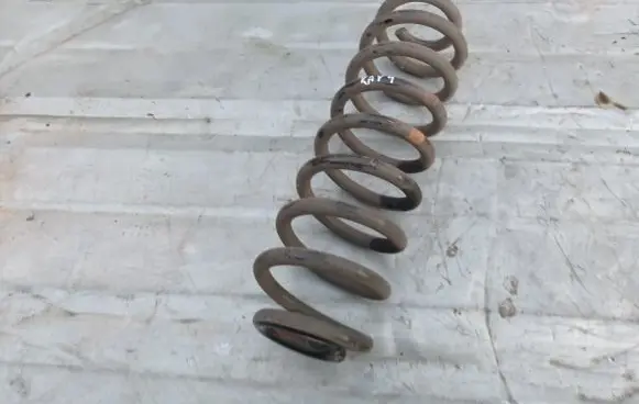 Toyota RAV 4 (XA50) Rear coil spring
