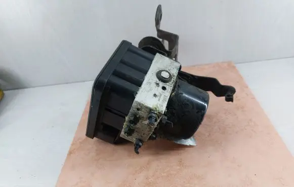 Skoda Octavia Mk2 (1Z) ABS Pump 1K0907379AC