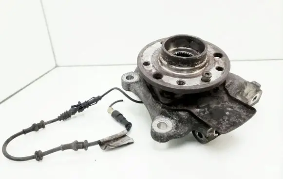 Opel Vectra C Front wheel hub spindle knuckle 90400271 08006723 1FT