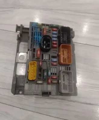 Peugeot 308 BSM Control unit 9664706280
