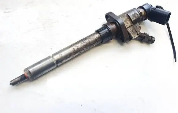 Volvo S40 Fuel injector 9657144580