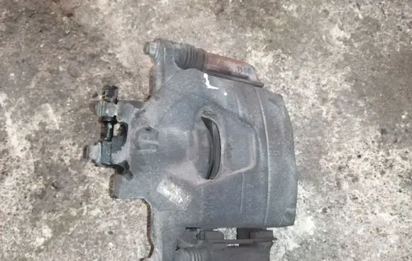 Opel Mokka X Front brake caliper