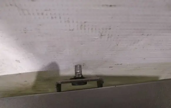 Tailgate/trunk/boot hinge