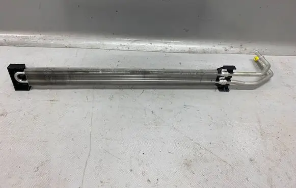 Volkswagen Touareg II Power steering radiator 7P0422885B