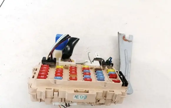 Nissan X-Trail T30 Fuse box set