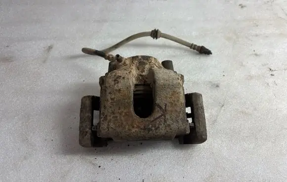 BMW 3 E46 Front brake caliper