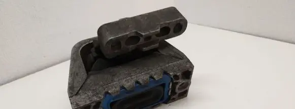 Volkswagen PASSAT B6 Engine mount bracket 1K0199262