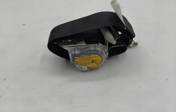 Subaru Forester SJ Front seatbelt 7T7310-P