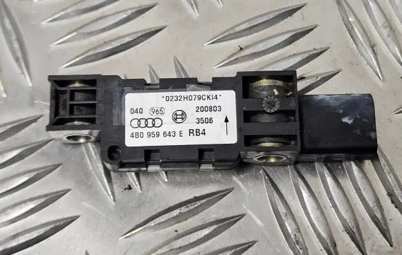 Audi A3 S3 8P Airbag deployment crash/impact sensor 4B0959643E 200803