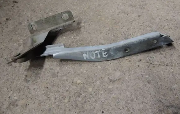 Nissan Note (E11) Engine bonnet/hood hinges