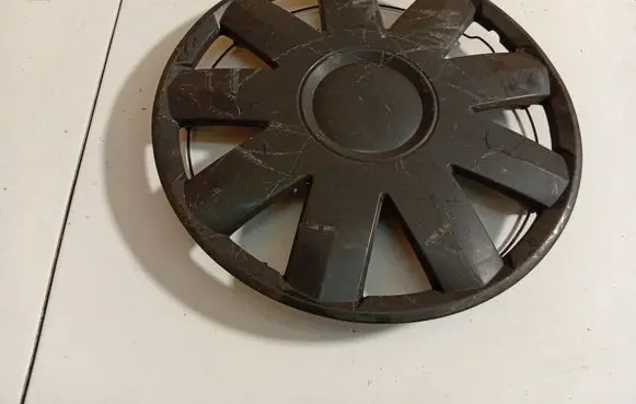 Volkswagen Polo IV 9N3 R15 wheel hub/cap/trim M285470