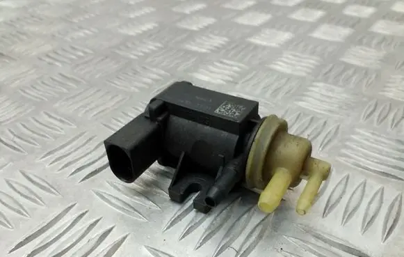 Volkswagen Golf VI Turbo solenoid valve 1K0906627B