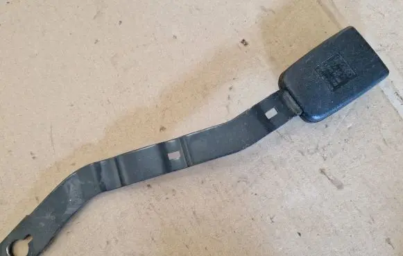 Volkswagen PASSAT B4 Front seatbelt buckle 3A0857755A