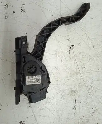 Volvo V70 Accelerator throttle pedal 6G929F836BD