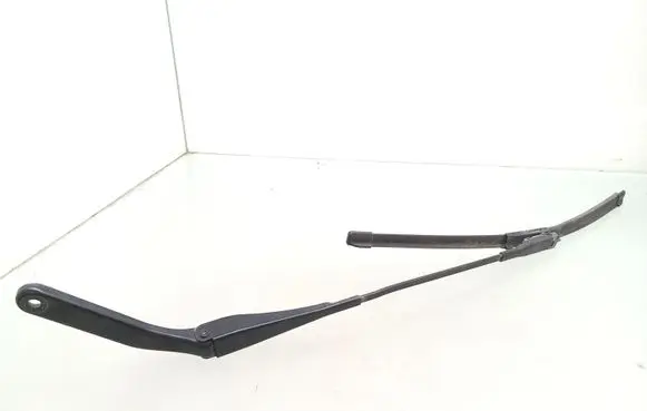 BMW 1 E81 E87 Front wiper blade arm 7169972 61617169972