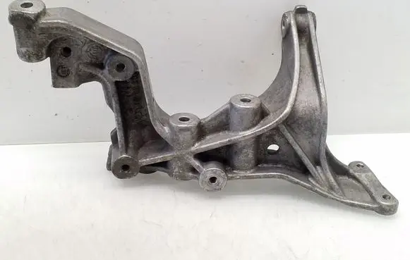 Mercedes-Benz C W204 other engine part A2711410840