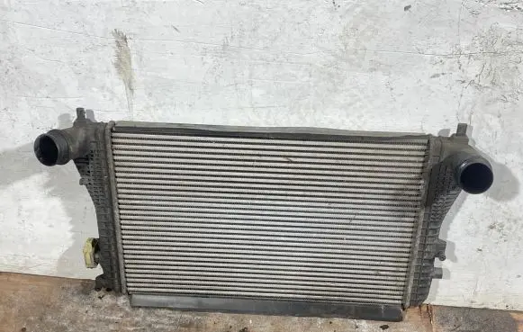Volkswagen PASSAT B7 Intercooler radiator 3c0145805an