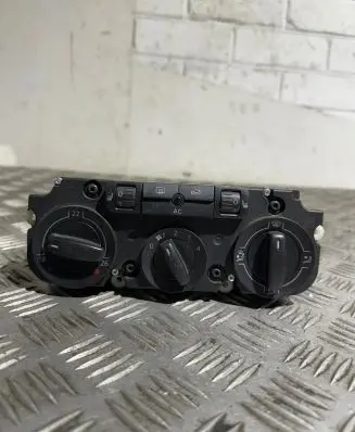 Volkswagen Tiguan Climate control unit 74730961