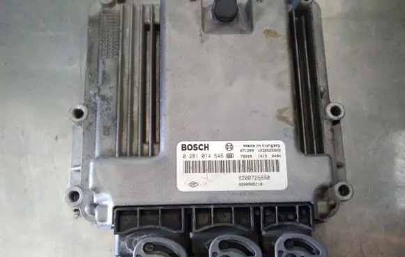 Renault Laguna III Engine control unit/module 0281014646 8200726880