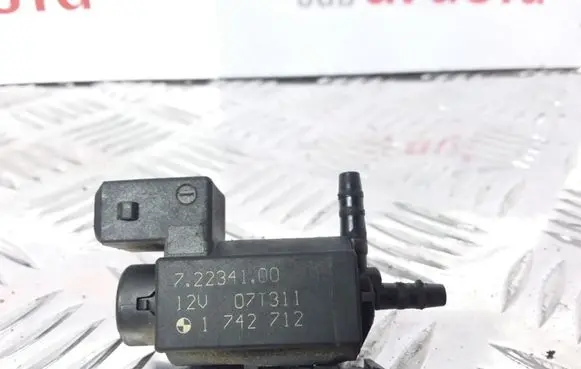 BMW 3 E90 E91 Vacuum valve 1742712