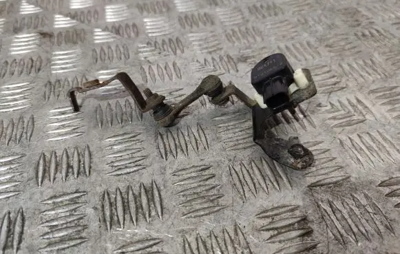 Lexus NX Air suspension front height level sensor B121055 0C1711