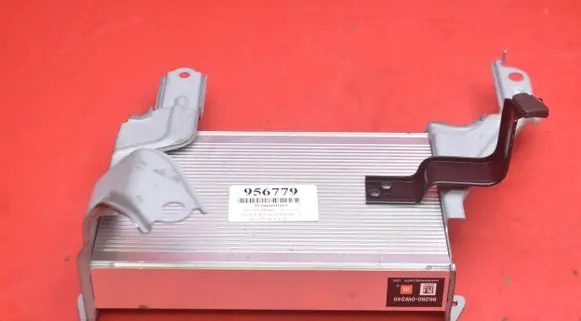 Toyota Prius (NHW20) Sound amplifier 86280-0W240