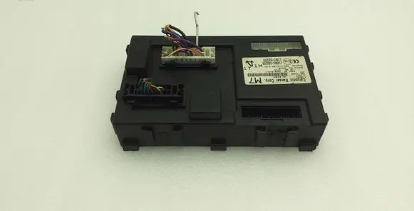 Nissan Juke I F15 Central body control module 284B1BV81C 116RAI000258