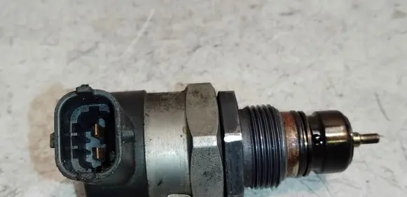 Renault Koleos I Fuel pressure regulator 0281002800 8200310770