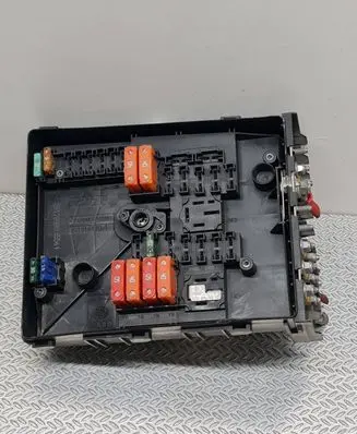 Audi A3 S3 8P Fuse module 017181281 017181301