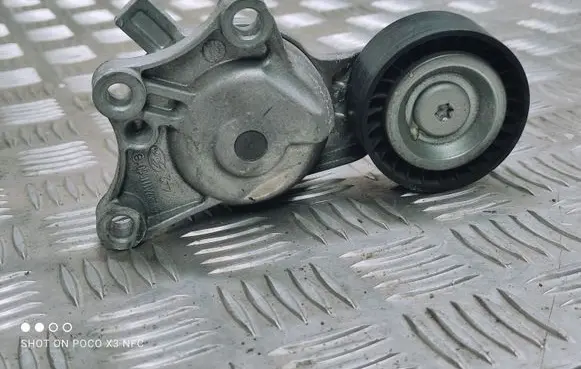 Peugeot 308 Generator/alternator belt tensioner 9824830480