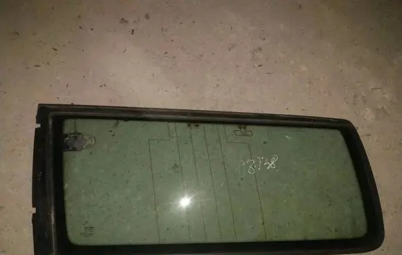 Volvo V70 Rear side window