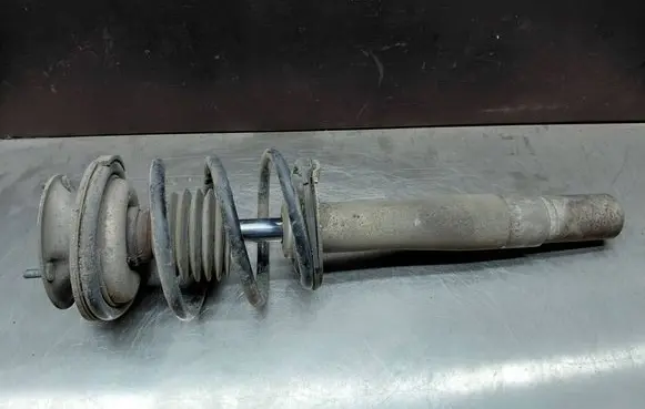 BMW 6 E63 E64 Front shock absorber with coil spring 6768923
